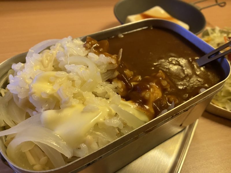 激安レトルトカレーのチーズトッピング完成